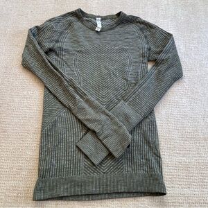 Lululemon l/s Shirt / Sz 4